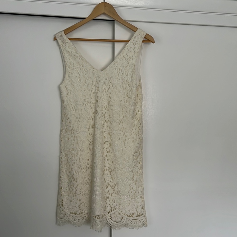 Short lace dress